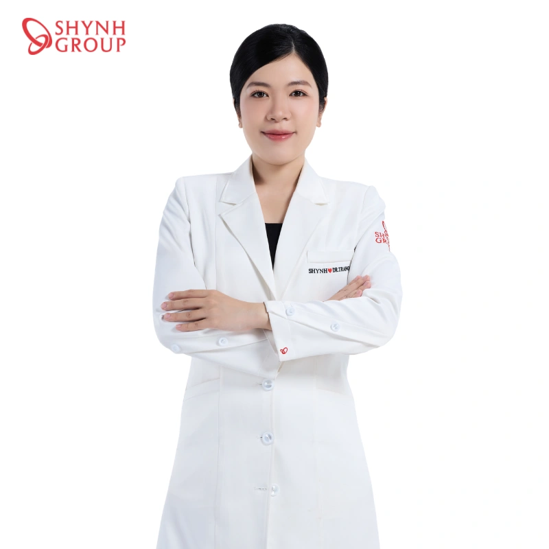 Bác sĩ Lương Mai Trang là thành viên hội đồng bác sĩ da liễu và thẩm mỹ nội khoa tại Shynh Group