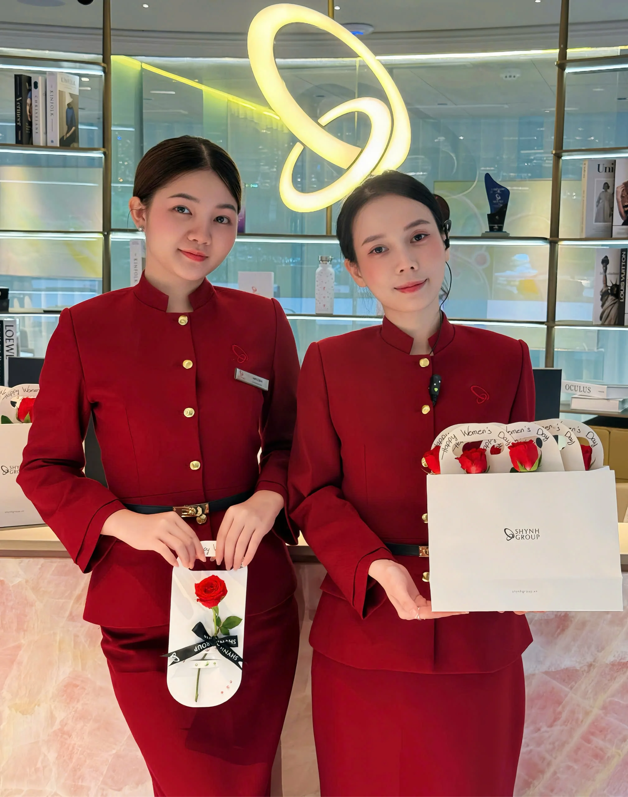 Quà tặng tri ân khách hàng nữ được chuẩn bị tại Shynh Super Luxury